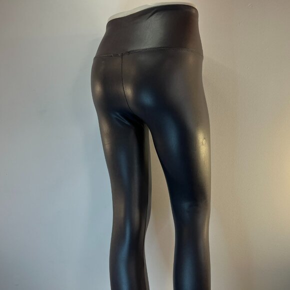 7 For All Mankind Women's Grey Vegan Leather Leggings - Size XS - NWT - Picture 3 of 5